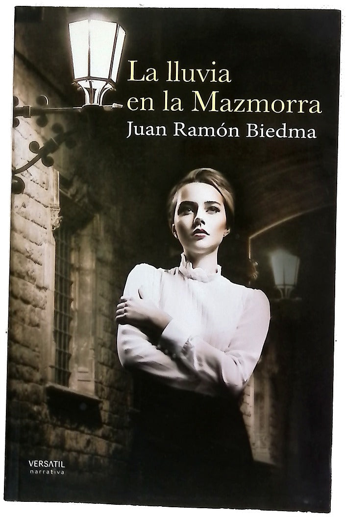 La lluvia en la mazmorrra : tragicomedia criminal de los años treinta en cuatro prólogos, tres actos, dos epílogos y un comentario del autor
