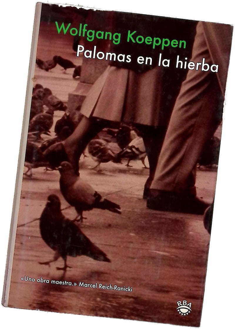 Palomas en la hierba