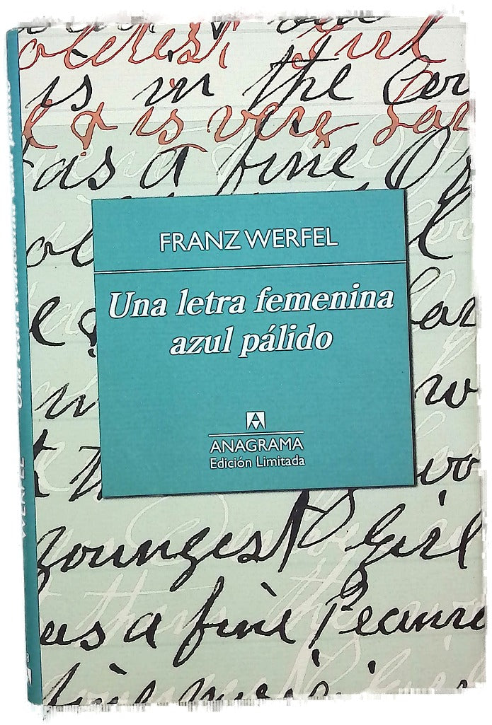 Una letra femenina azul pálido