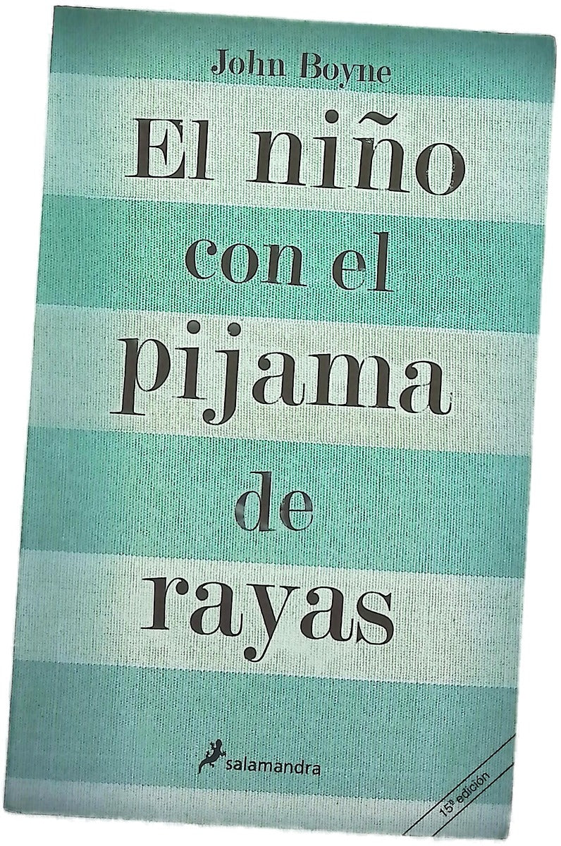 El niño con el pijama de rayas