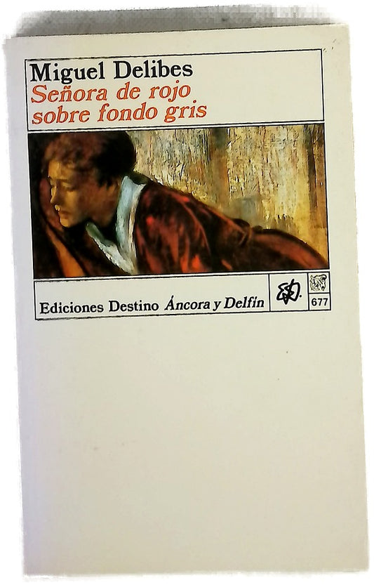 Señora de rojo sobre fondo gris