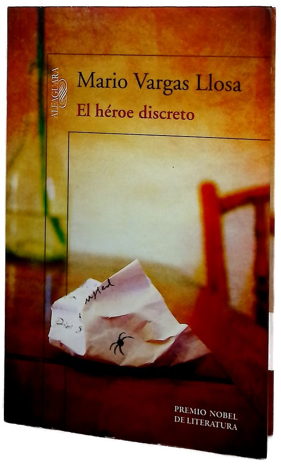 El héroe discreto