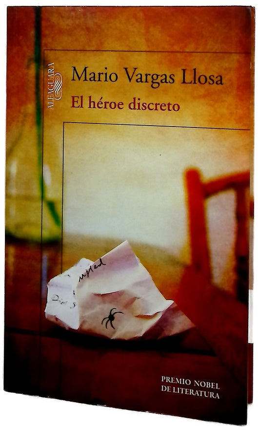 El héroe discreto