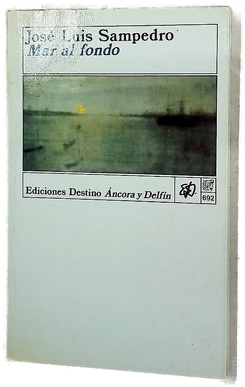 Mar al fondo