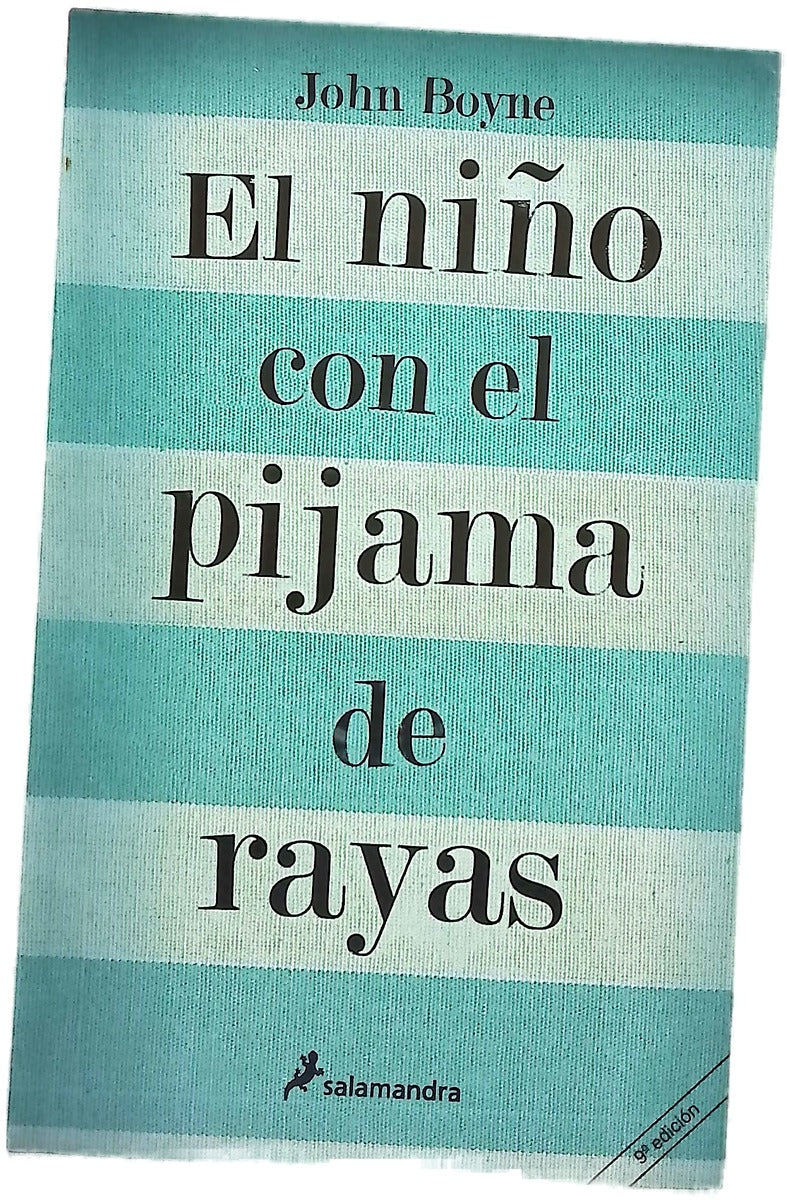 El niño con el pijama de rayas