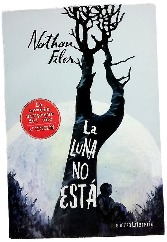 La luna no está