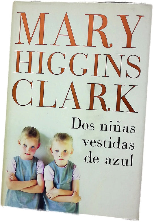 Dos niñas vestidas de azul