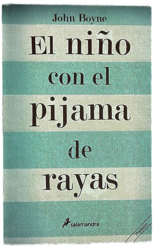 El niño con el pijama de rayas