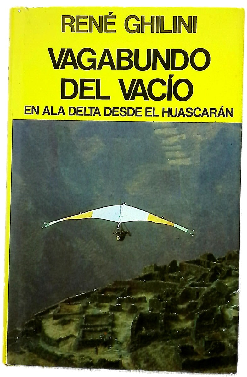 Vagabundo del vacío en ala delta desde el Huascarán