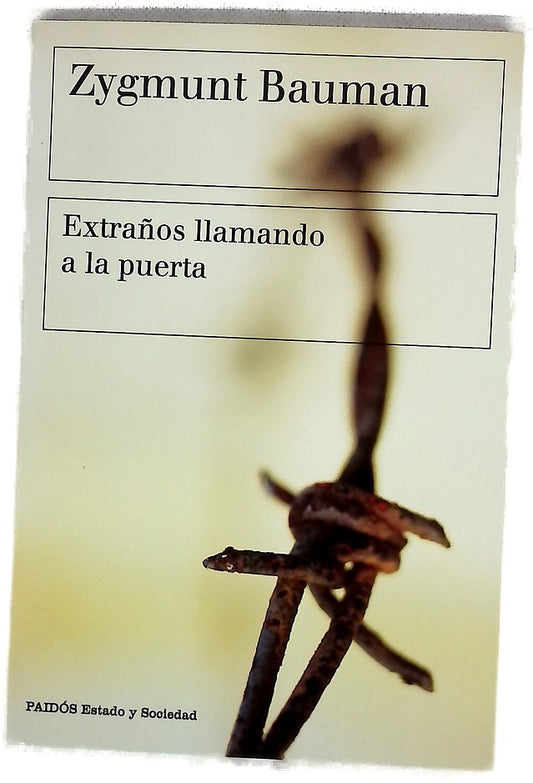 Extraños llamando a la puerta