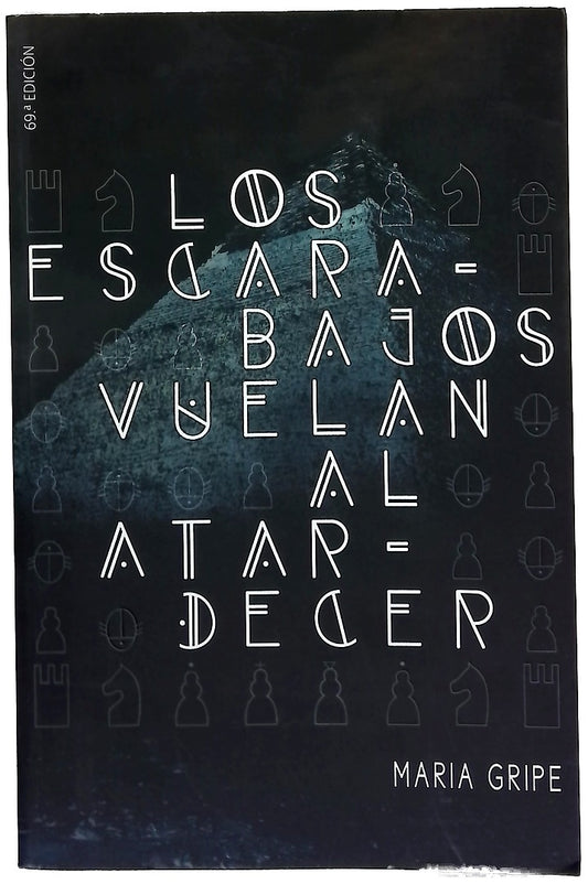 Los escarabajos vuelan al atardecer