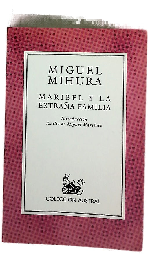 Maribel y la extraña familia